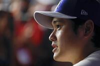 　オールスター戦の前日、記者会見する大谷（共同）