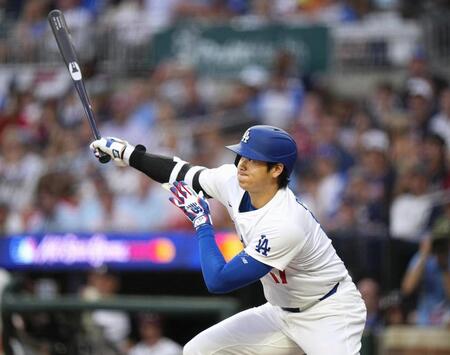 　１回、中前打を放つ大谷（共同）