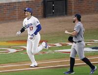 　２回、一ゴロに倒れた大谷（共同）