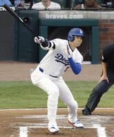 　１回、中前打を放つ大谷（共同）