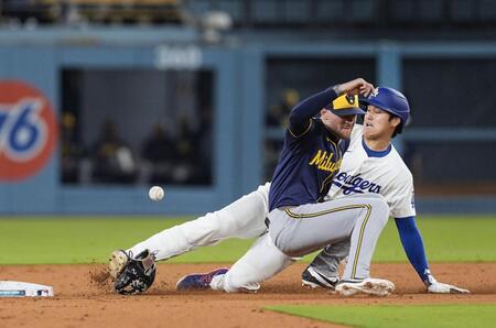 　６回、二盗を決める大谷（共同）