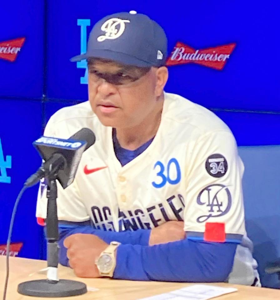 　試合後に会見したロバーツ監督（撮影・小林信行）