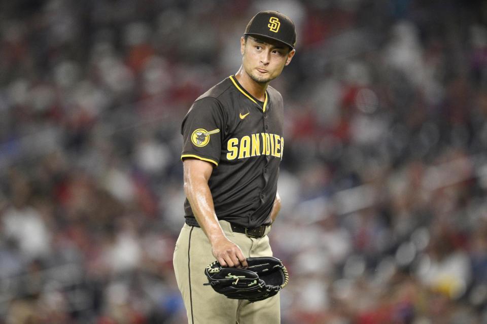 　ナショナルズ戦の５回を投げ終えベンチに戻るダルビッシュ（ＡＰ＝共同）