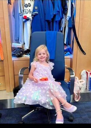 　ケリー・マンシーさんのインスタグラム（ｋｅｌｌｉｅ＿ｍｕｎｃｙ）より