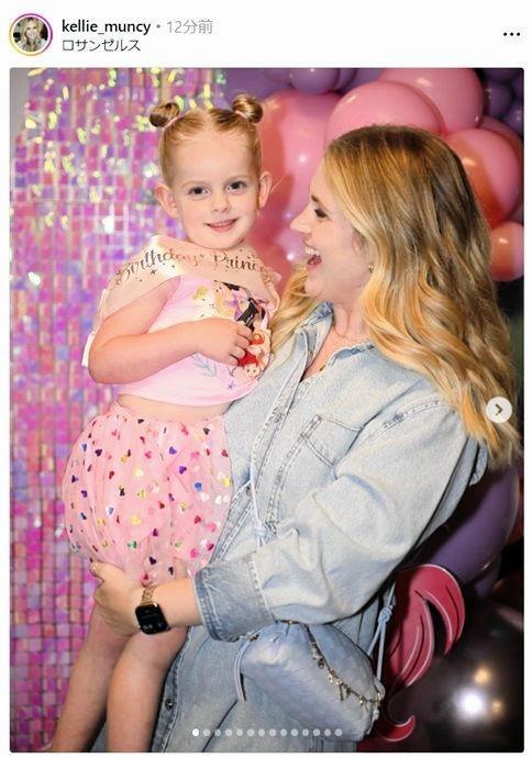 　ケリー・マンシーさんのインスタグラム（ｋｅｌｌｉｅ＿ｍｕｎｃｙ）より