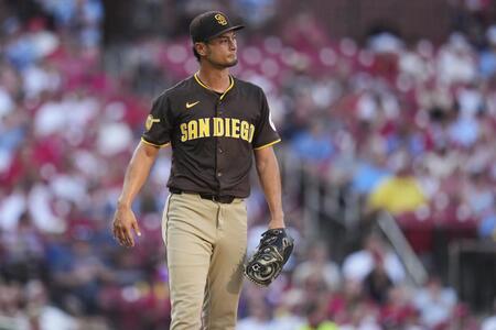 　１回、厳しい表情を見せるダルビッシュ（提供・ロイター/アフロ）