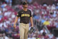 　１回、厳しい表情を見せるダルビッシュ（提供・ロイター/アフロ）