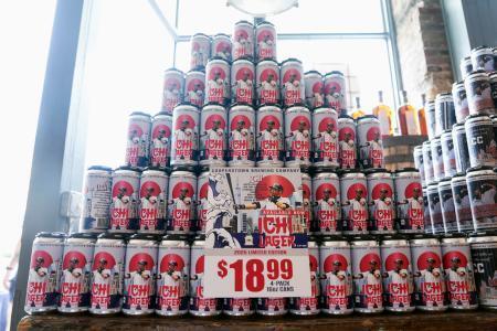 盛り上がる「野球の聖地」 イチローさんグッズも盛況