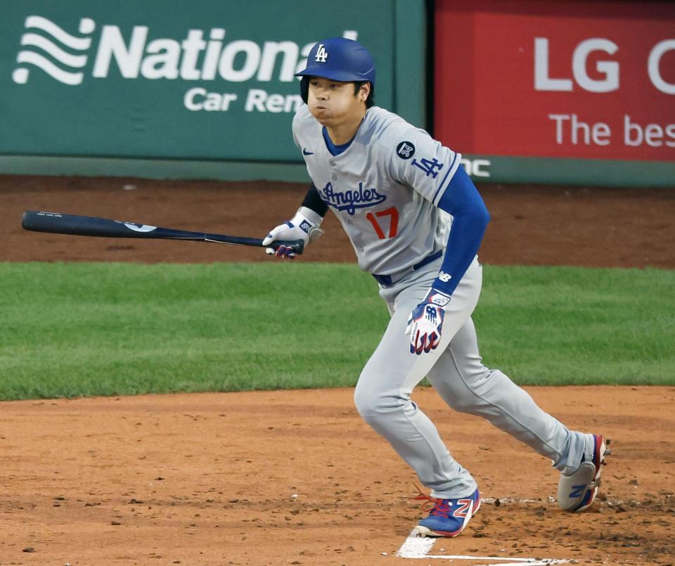 　３回、右前打を放った大谷（共同）