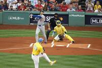 　１回、38号となる先頭打者本塁打を放つ大谷。投手クロシェット（共同）