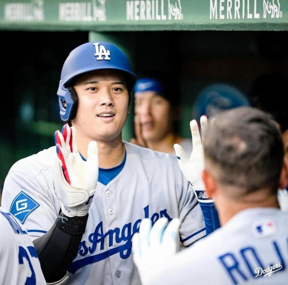 大谷翔平の38号弾 キャッチした男性ファンが超神業 左手に