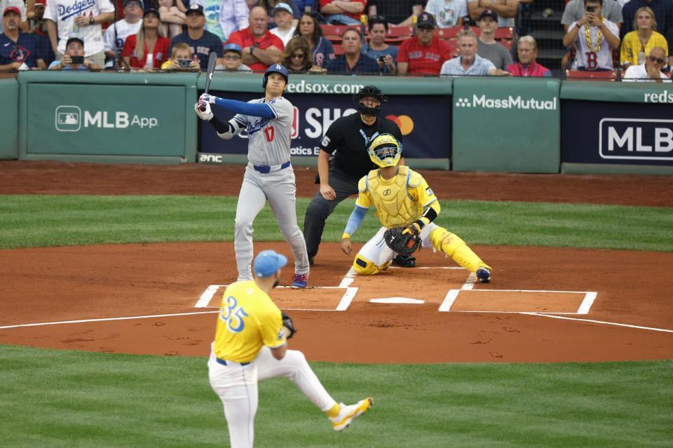 　１回、38号となる先頭打者本塁打を放つ大谷。投手クロシェット（共同）