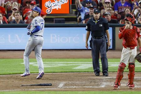 　７回、フリーマンの適時打で生還する大谷（共同）