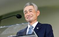 　アジア人で初めて米野球殿堂入りし、表彰式典でスピーチするイチローさん（ゲッティ＝共同）