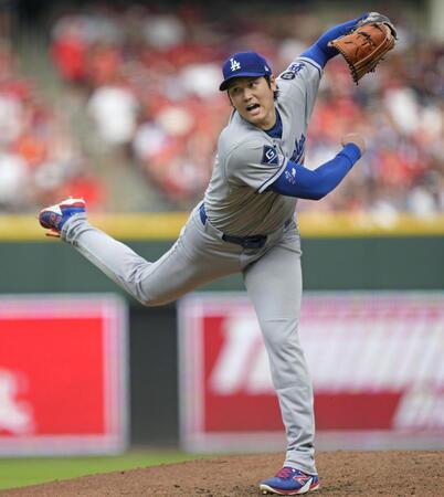 大谷翔平　初回から右太もも付近をたたく仕草　四回は連続暴投後にモーション変更も　制球戻らず緊急降板