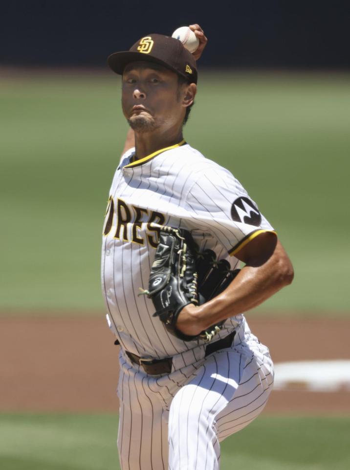 　先発したパドレスのダルビッシュ。７回２安打無失点で今季初勝利を挙げ、日本選手歴代最多となる日米通算２０４勝目を飾った（共同）