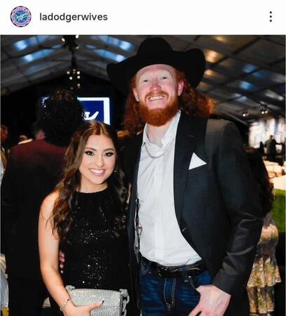 　ドジャーワイブスのインスタグラム（＠ｌａｄｏｄｇｅｒｗｉｖｅｓ）より