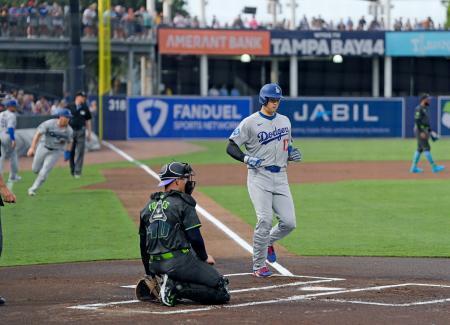 大谷、第１打席は四球　鈴木は無安打、吉田６番