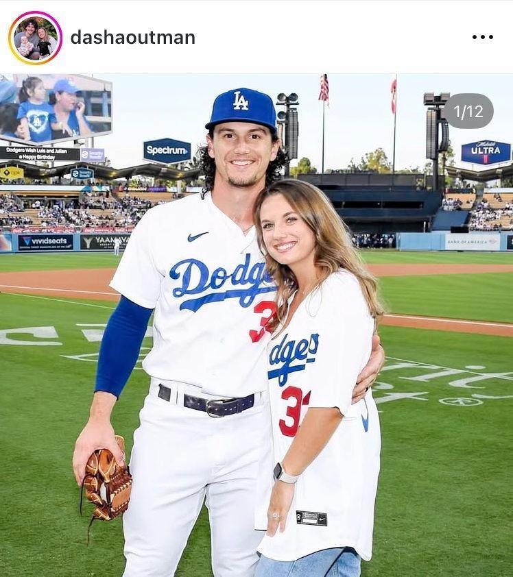 アウトマンの妻ダーシャさんのインスタグラム＠ｄａｓｈａｏｕｔｍａｎより