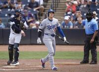 　レイズ戦の９回、空振り三振に倒れたドジャース・大谷（共同）