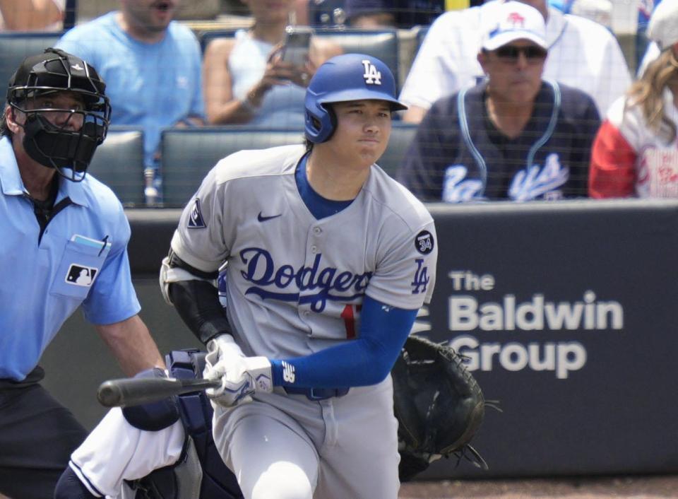 　レイズ戦の６回、右前打を放つドジャース・大谷（共同）