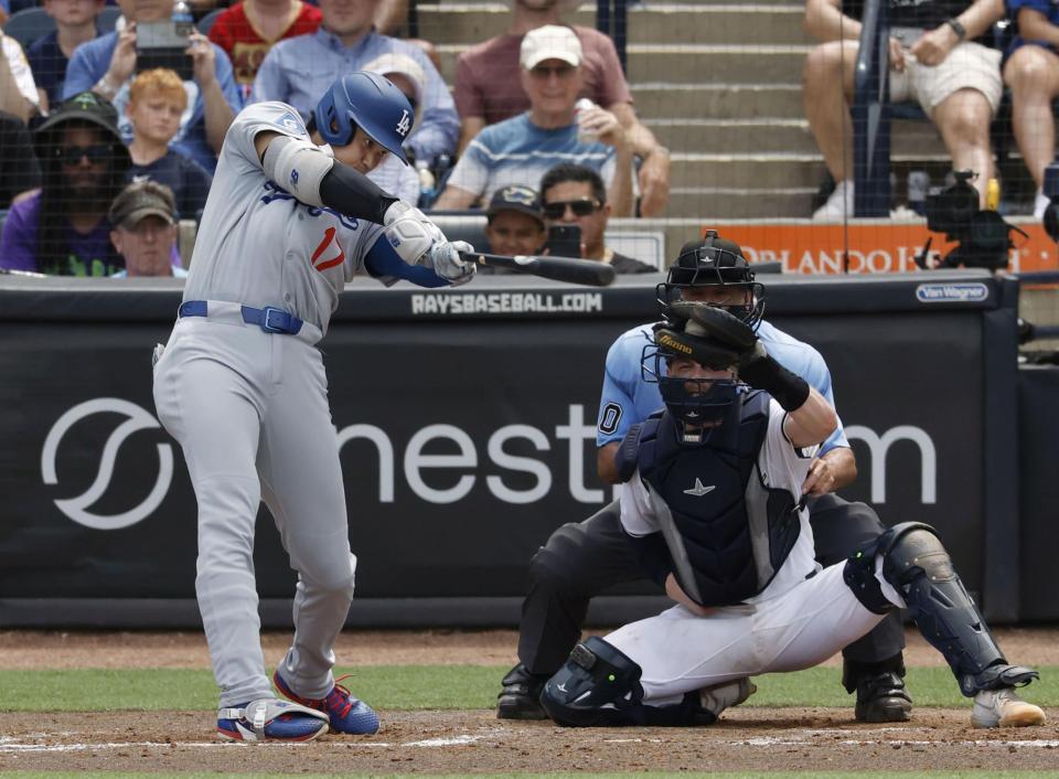 　レイズ戦の９回、空振り三振に倒れるドジャース・大谷（共同）