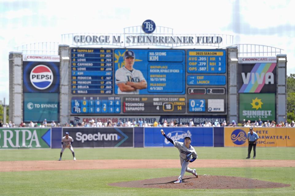 　レイズ戦に先発したドジャース・山本。５回２／３を投げ５安打無失点で10勝目を挙げた（共同）