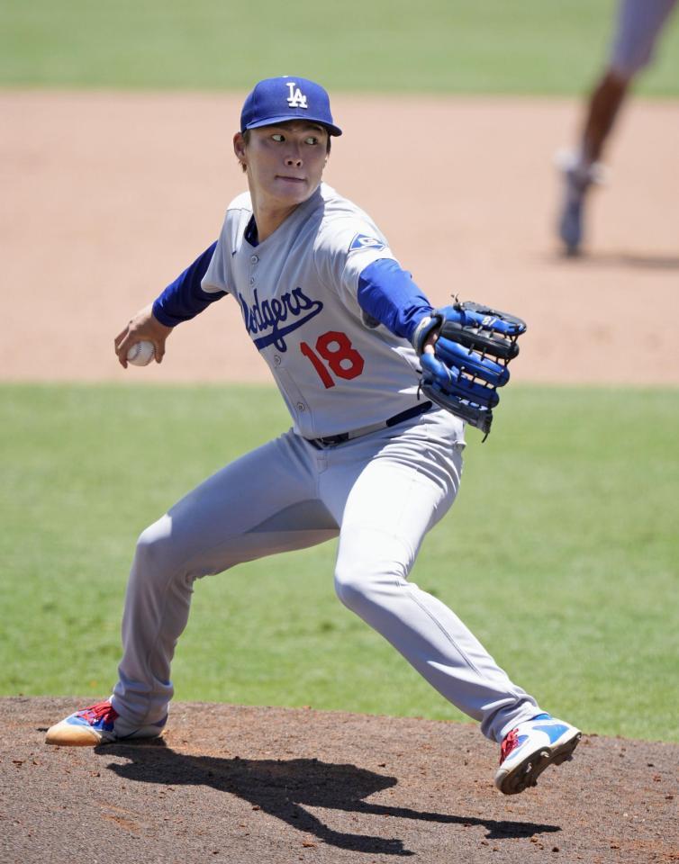 　レイズ戦に先発し、５回２／３を投げ５安打無失点で10勝目を挙げたドジャース・山本（共同）