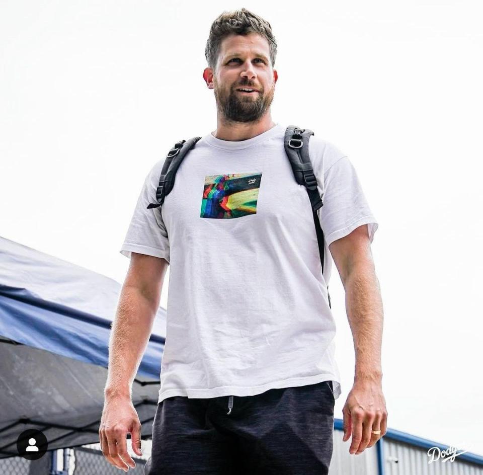 　球場入りするスチュワート（ロサンゼルス・ドジャース提供）