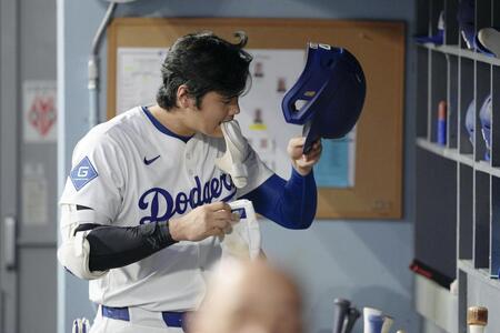 　カージナルス戦の３回、二ゴロに倒れベンチに戻った大谷