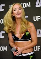 　ポーズで魅了するローレン・マイコラスさん＝２０１５年