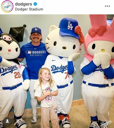 　キケと長女ペネロペちゃん。ドジャースの公式インスタグラム＠ｄｏｄｇｅｒｓより 