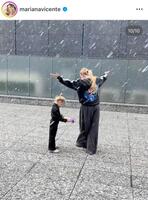 　今年３月、日本で。娘にとって初めての雪！キケの妻マリアナさんのインスタグラム＠ｍａｒｉａｎａｖｉｃｅｎｔｅより