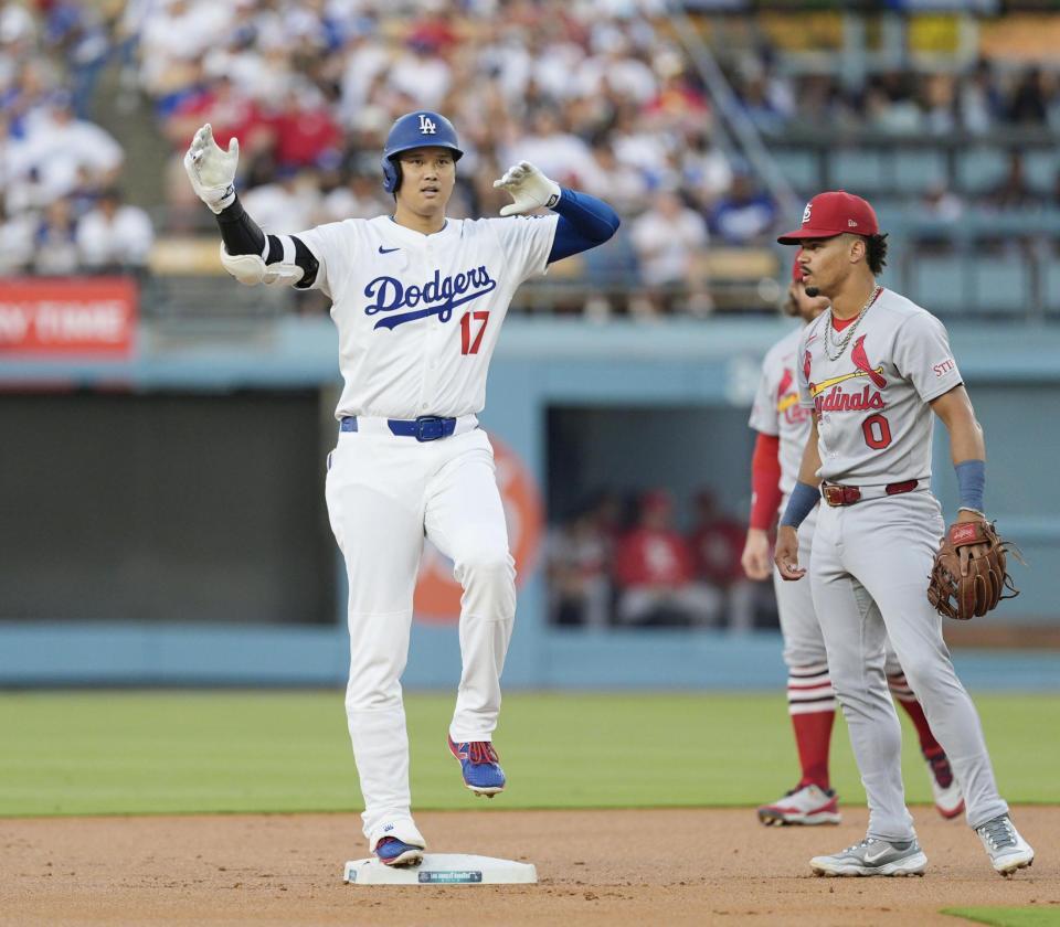 　カージナルス戦の１回、二塁打を放ったドジャース・大谷（共同）