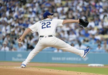 　ブルージェイズ戦に先発したカーショー（共同）