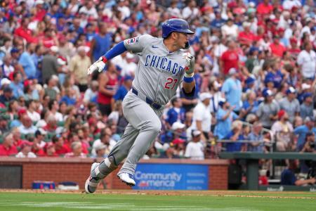 　カージナルス戦の二回に二塁打を放ったカブスの鈴木誠也＝９日、米セントルイス（ＡＰ＝共同）