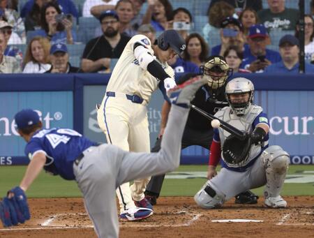 　３回、中前打を放つ大谷（共同）