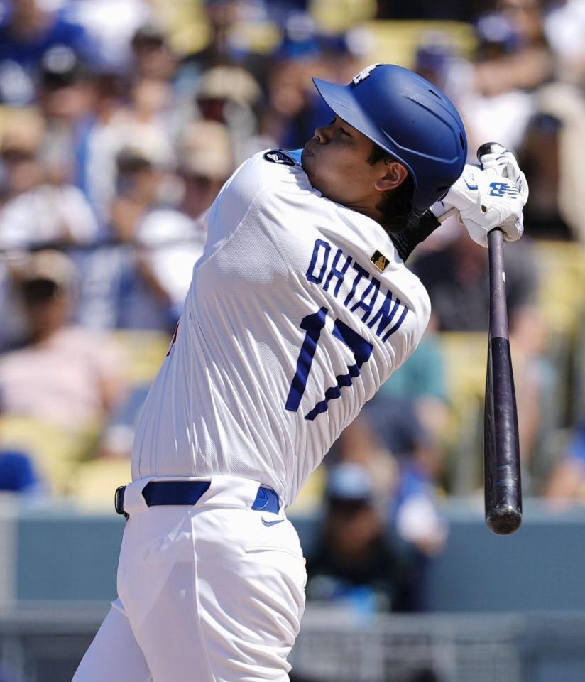 　６回、中前打を放つ大谷（共同）