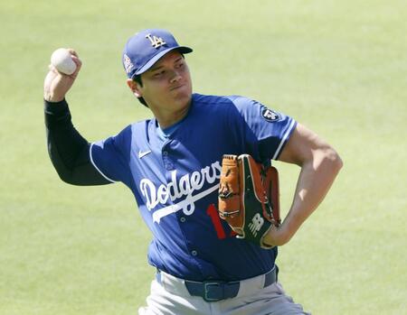 　壁当てする大谷（共同）