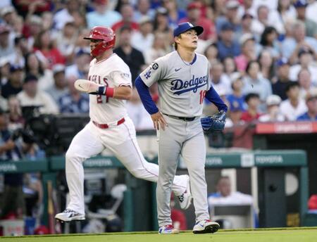 　１回、追加点を許す山本（共同）