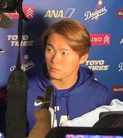 　試合後に取材に応じる山本（撮影・小林信行）