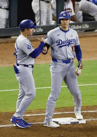 大谷翔平 第3打席の四球でかつての本拠地がブーイングに包まれる 歓声と入り交じる異様な雰囲気に