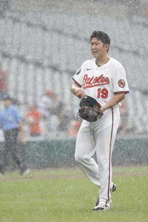 菅野智之、六回途中まで無失点の快投 10勝目の権利発生も試合は降雨中断