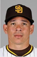 パドレスの捕手がフェンス激突のアクシデント　球場騒然→立ち上がって守備に戻ると大きな拍手　大谷も心配そうに見つめる