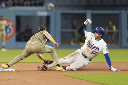 　３回、二盗に失敗する大谷（共同）