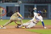 　３回、二盗に失敗する大谷（共同）