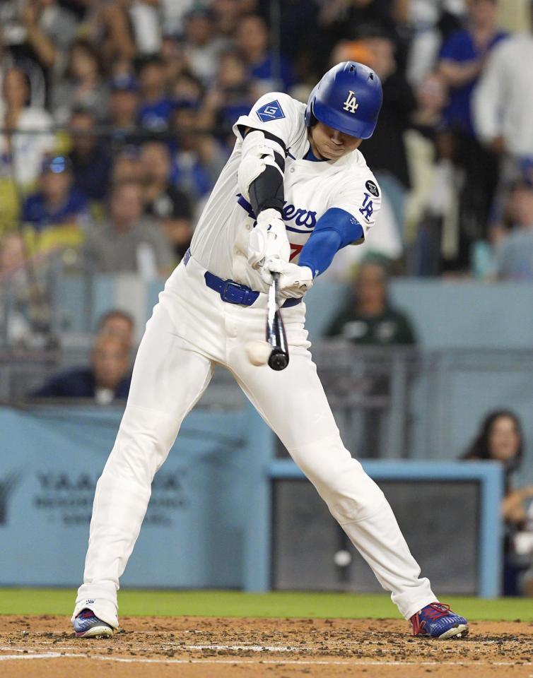 　３回、無死満塁で二ゴロだった大谷。併殺は免れ１打点を挙げた（共同）