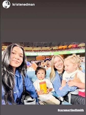 　スミスの妻・カラさんのインスタグラム（ｃａｒａｍａｒｔｉｎｅｌｌｓｍｉｔｈ）より 