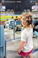 　スミスの妻・カラさんのインスタグラム（ｃａｒａｍａｒｔｉｎｅｌｌｓｍｉｔｈ）より 