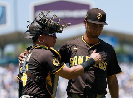 ダルビッシュ４失点、大谷は安打　鈴木と吉田は無安打